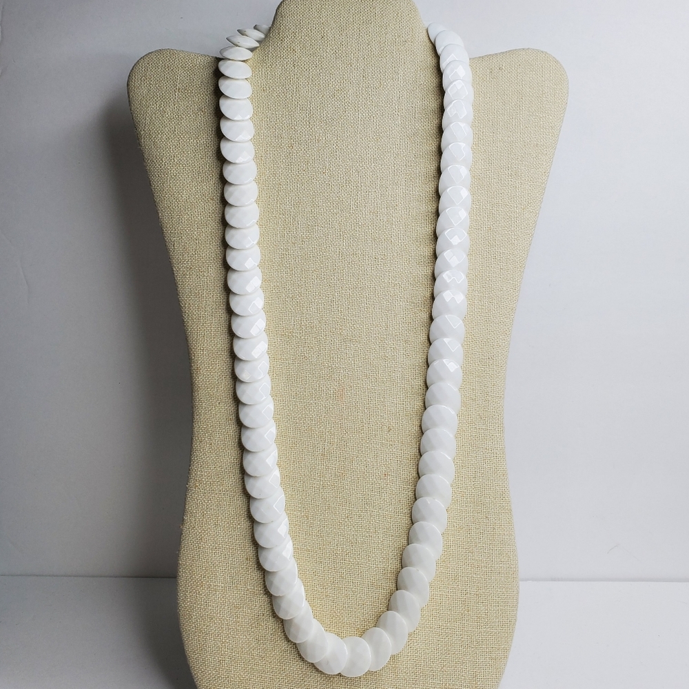 Vintage 50s 60s White Moonglow Disc Bead Necklace Faceted Lucite MCM